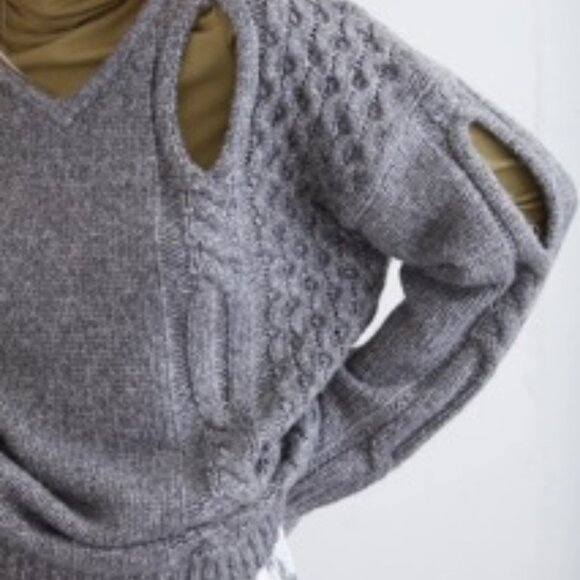 Oak+Fort cutout sweater - Picture 9 of 9